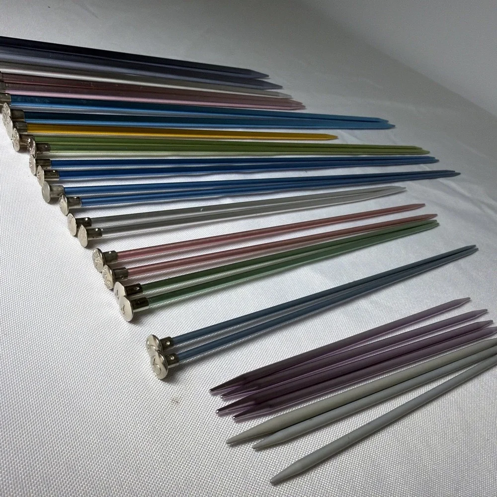 Vintage Boye Aluminum Multi Color Knitting Needles Variety Of Sizes Lot Of 29